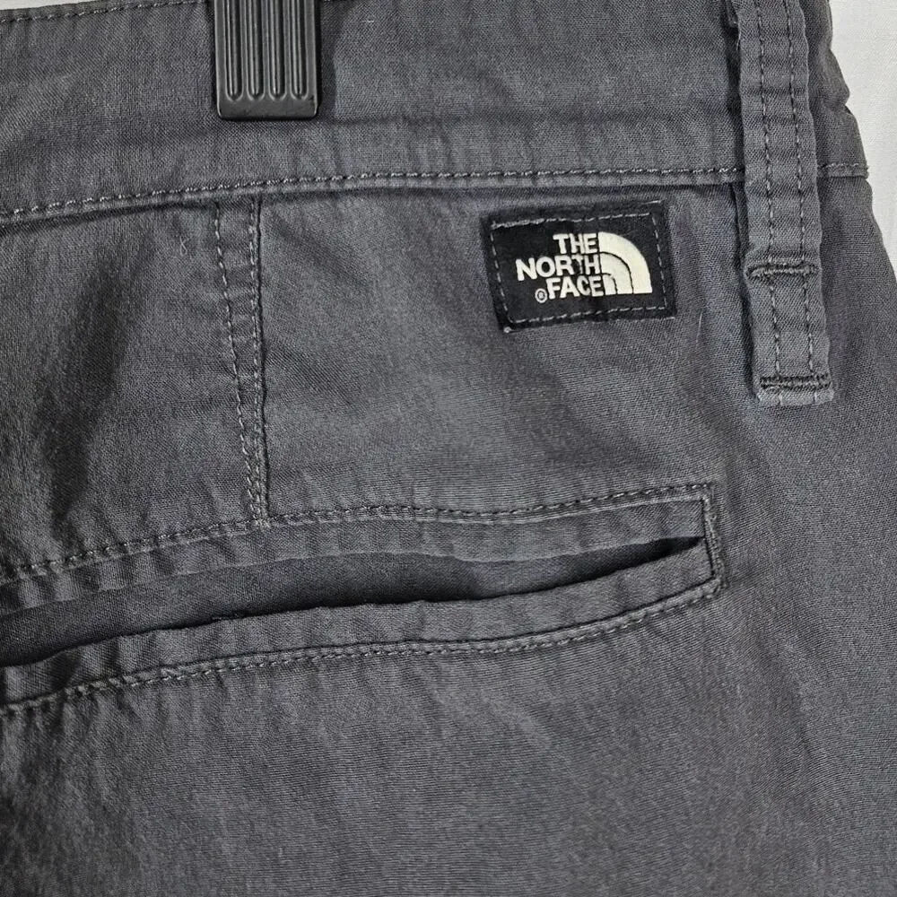 THE NORTH FACE MEN'S CHARCOAL ZIPPER LEG POCKET GRAY 8